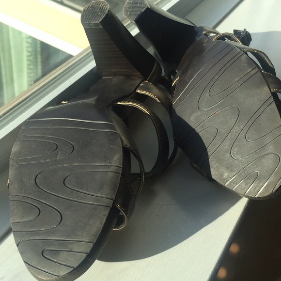 KIM ROGERS gold sandals - Picture 8 of 8